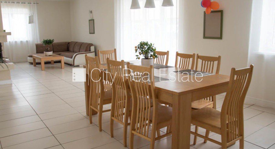House for sale in Ķekava, 308 m², Photo 1 of 10