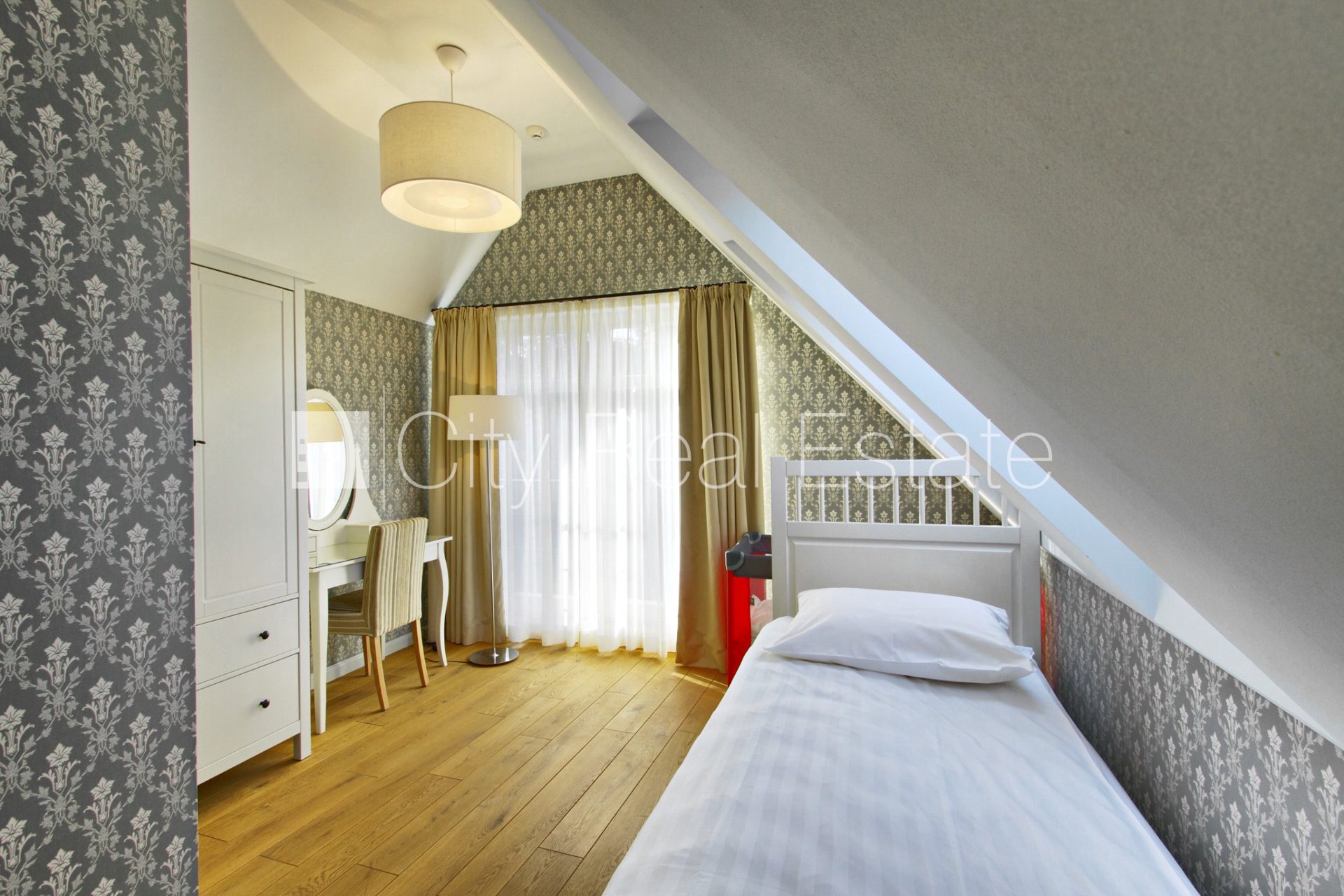 3 istabu dzīvoklis Jūrmala, Dzintari, 86 m², izīrē, Foto 5 no 10