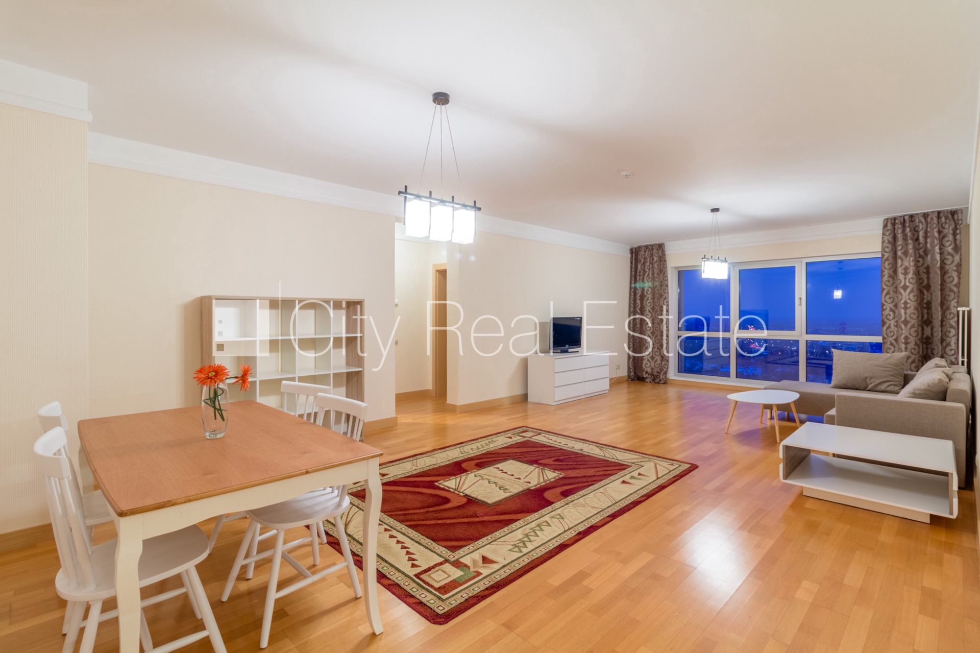 4-комнатная квартира в Рига, Шампетерис, 122 м², продажа, Фото 1 из 10