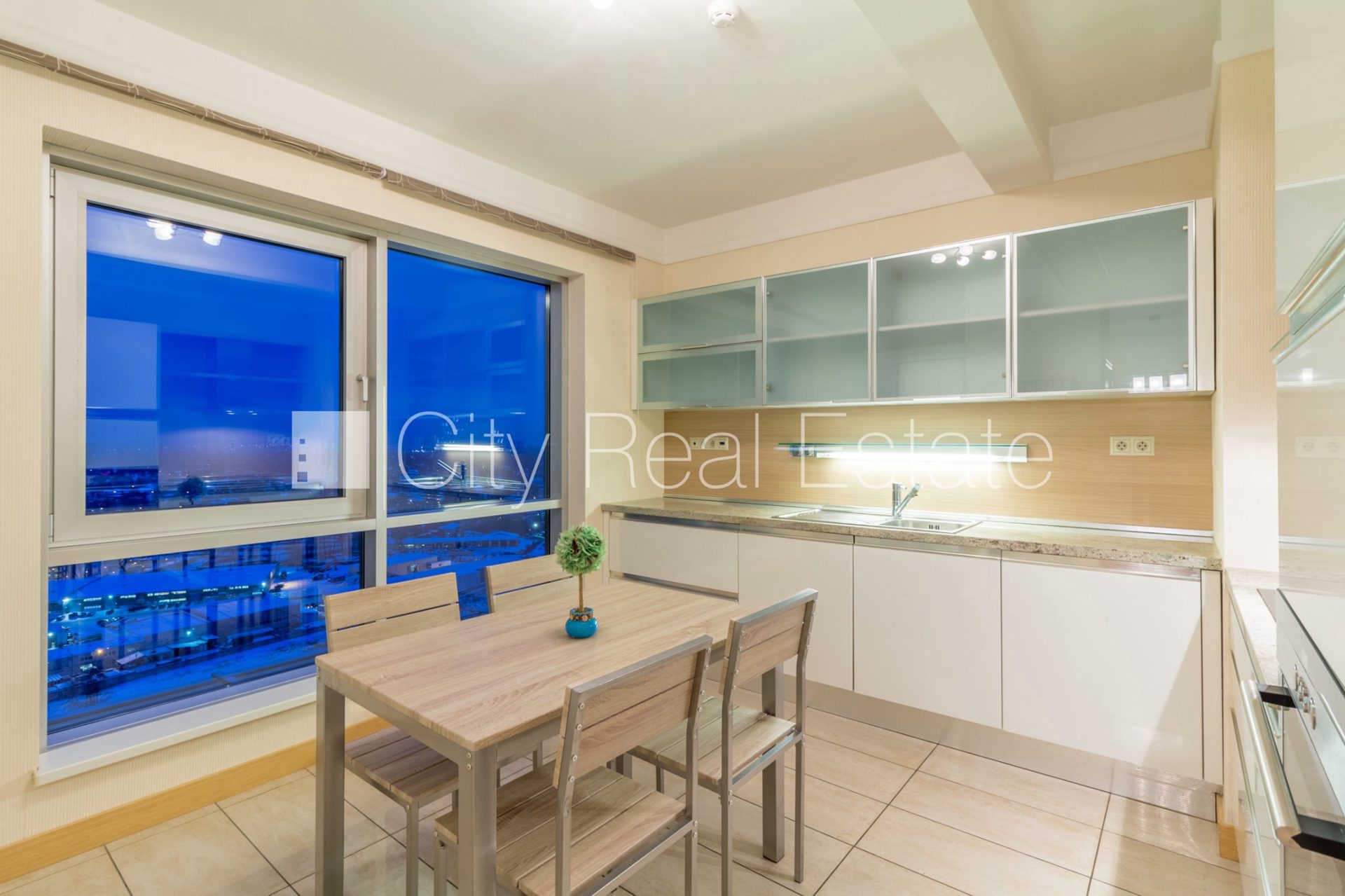 4-комнатная квартира в Рига, Шампетерис, 122 м², продажа, Фото 5 из 10
