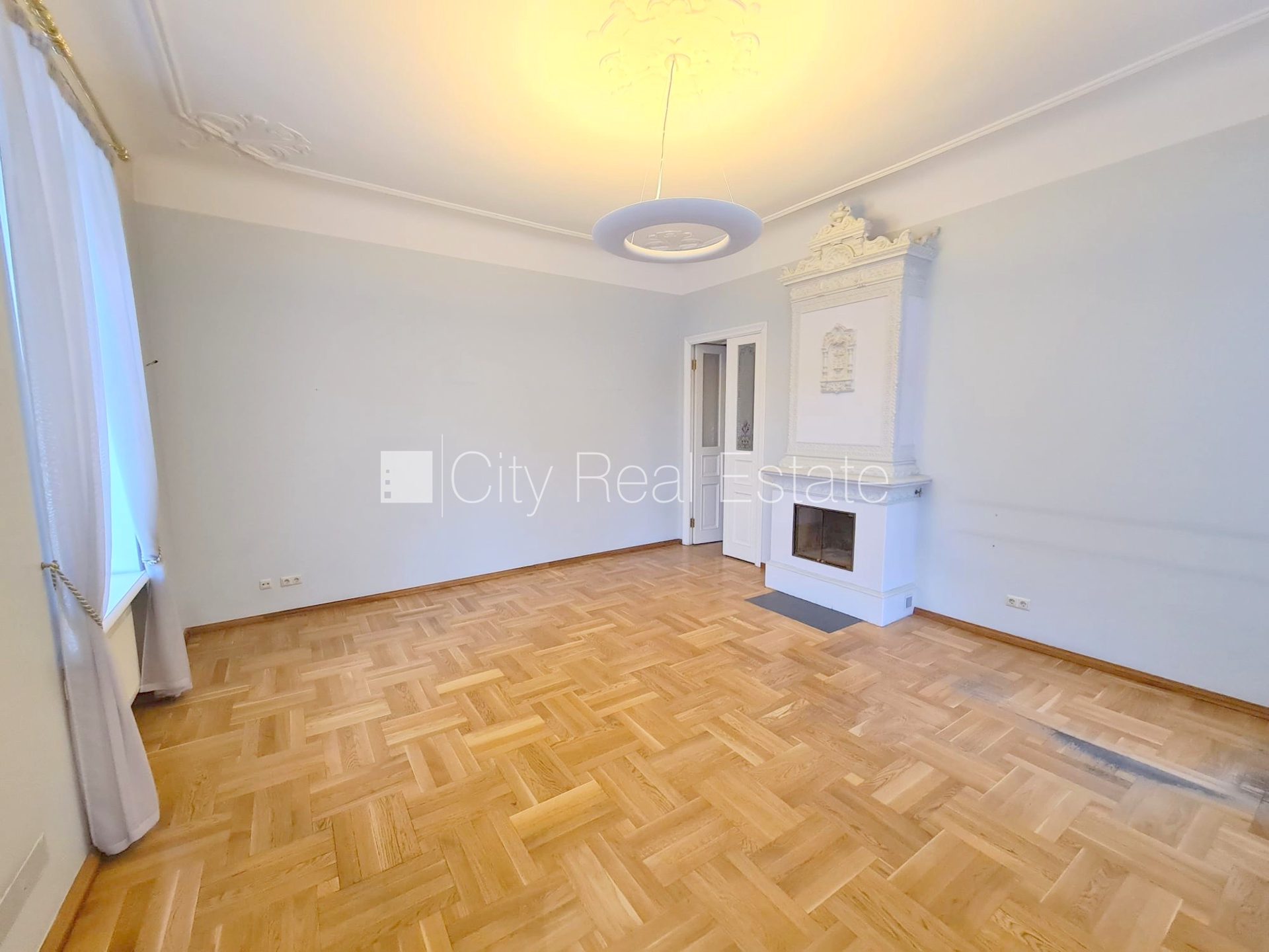 4-комнатная квартира в Рига, Центр, 130 м², аренда, Фото 6 из 10