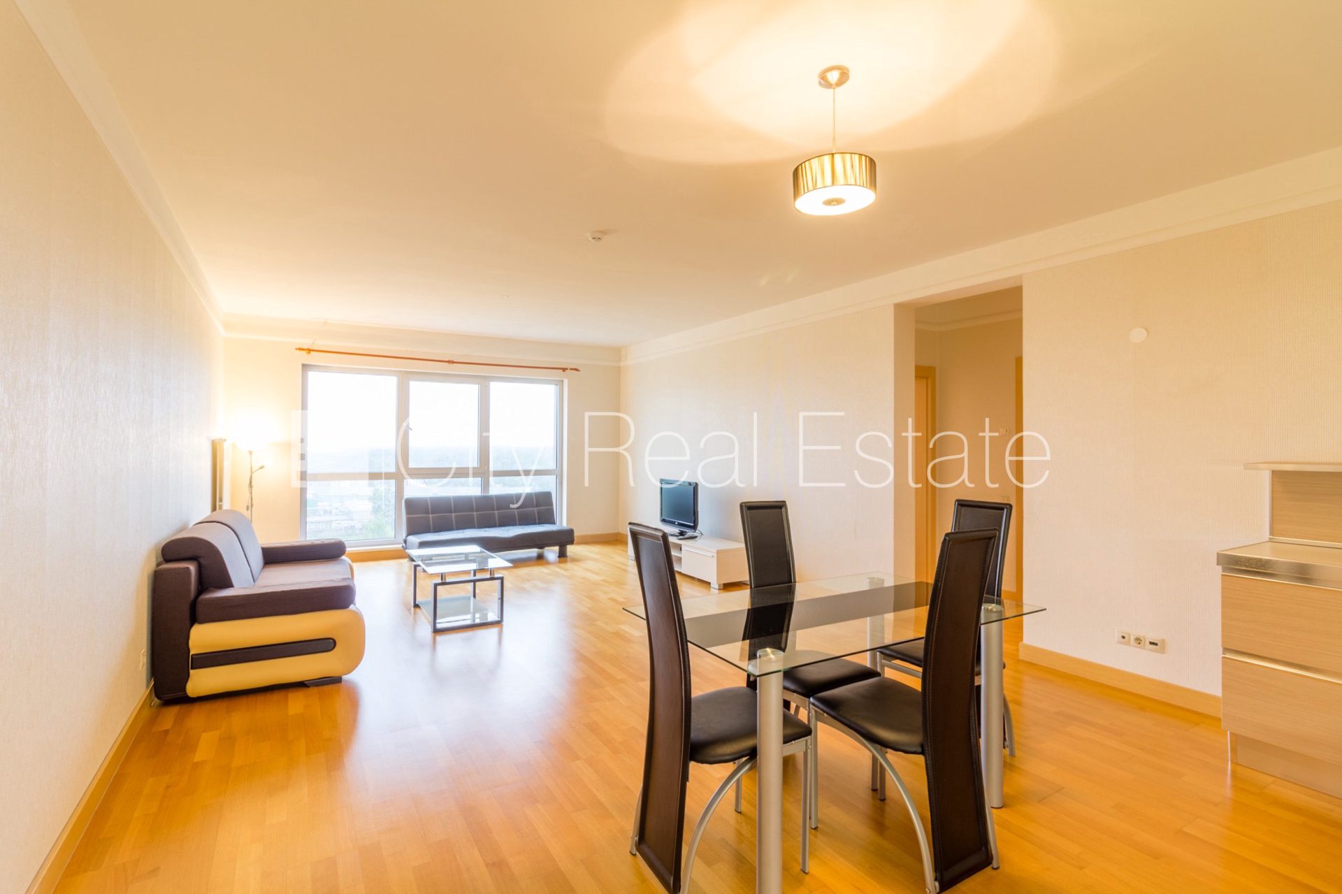 3-комнатная квартира в Рига, Шампетерис, 90 м², аренда, Фото 1 из 10