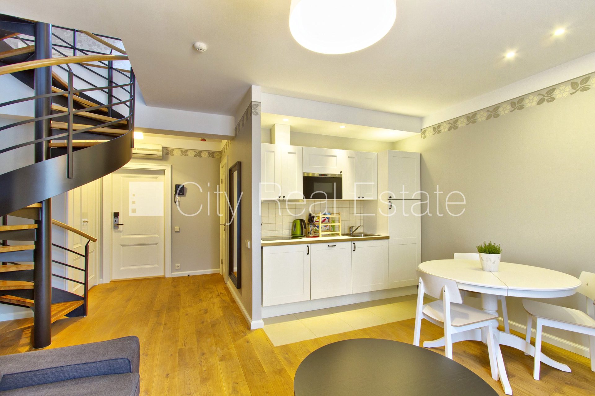 2-комнатная квартира в Юрмала, Дзинтари, 57 м², аренда, Фото 2 из 7