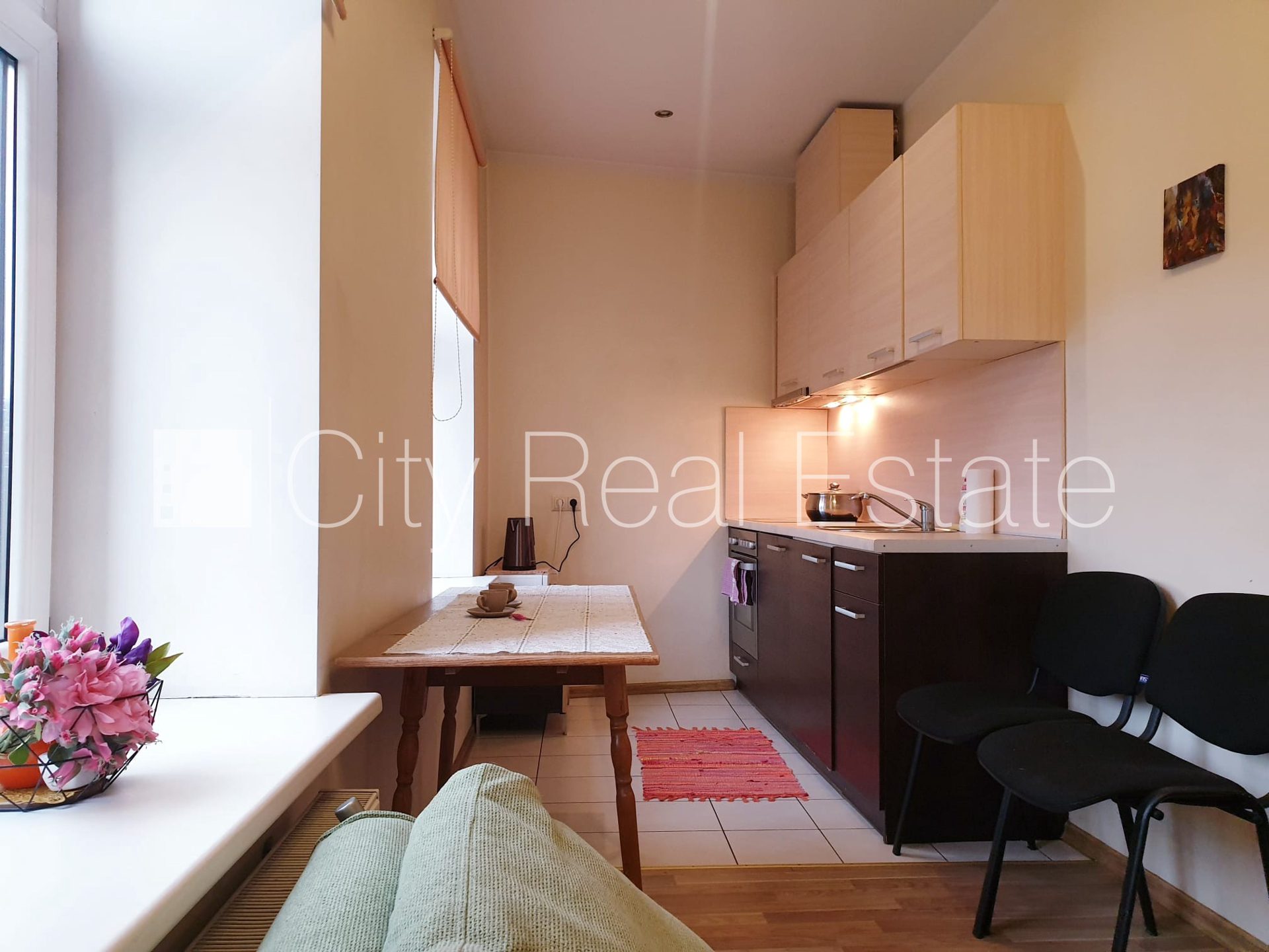 2-комнатная квартира в Рига, Латгальское предместье, 49 м², аренда, Фото 1 из 10