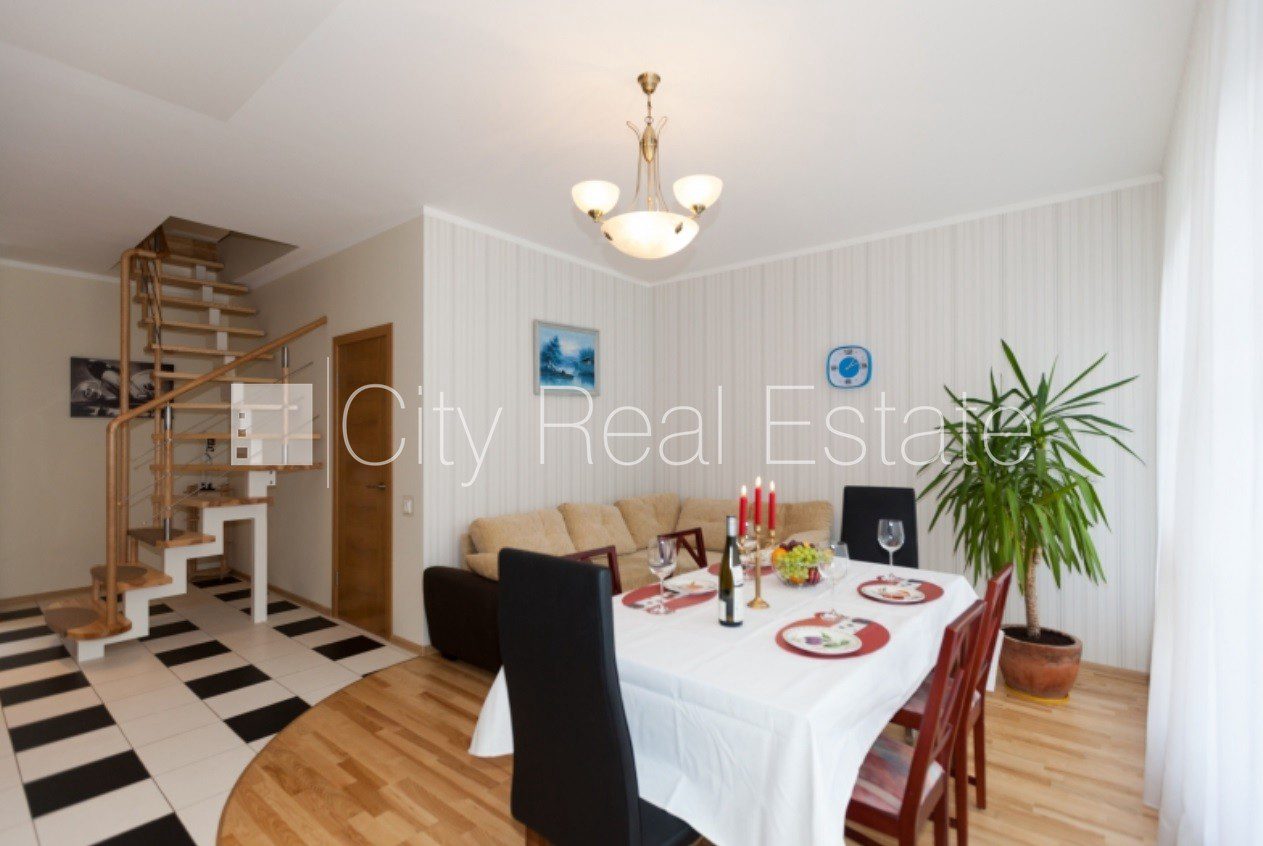 3 istabu dzīvoklis Jūrmala, Bulduri, 72 m², izīrē, Foto 1 no 10