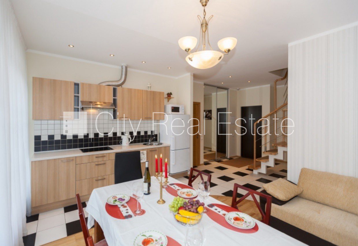 3 istabu dzīvoklis Jūrmala, Bulduri, 72 m², izīrē, Foto 2 no 10