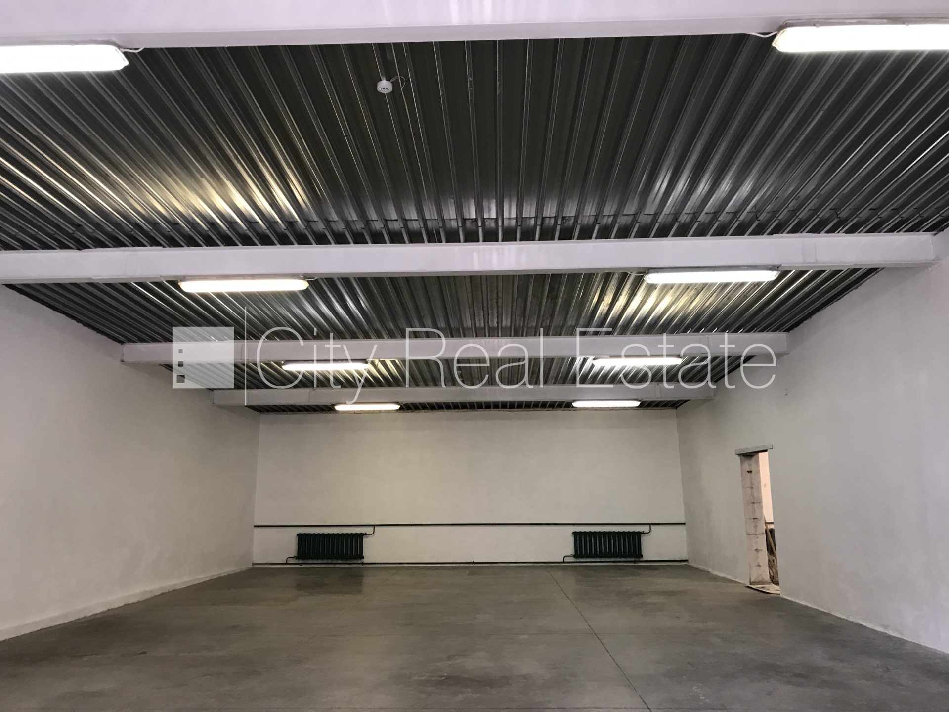 Коммерческое помещение в Рига, Межциемс, 380 м², аренда, Фото 1 из 7