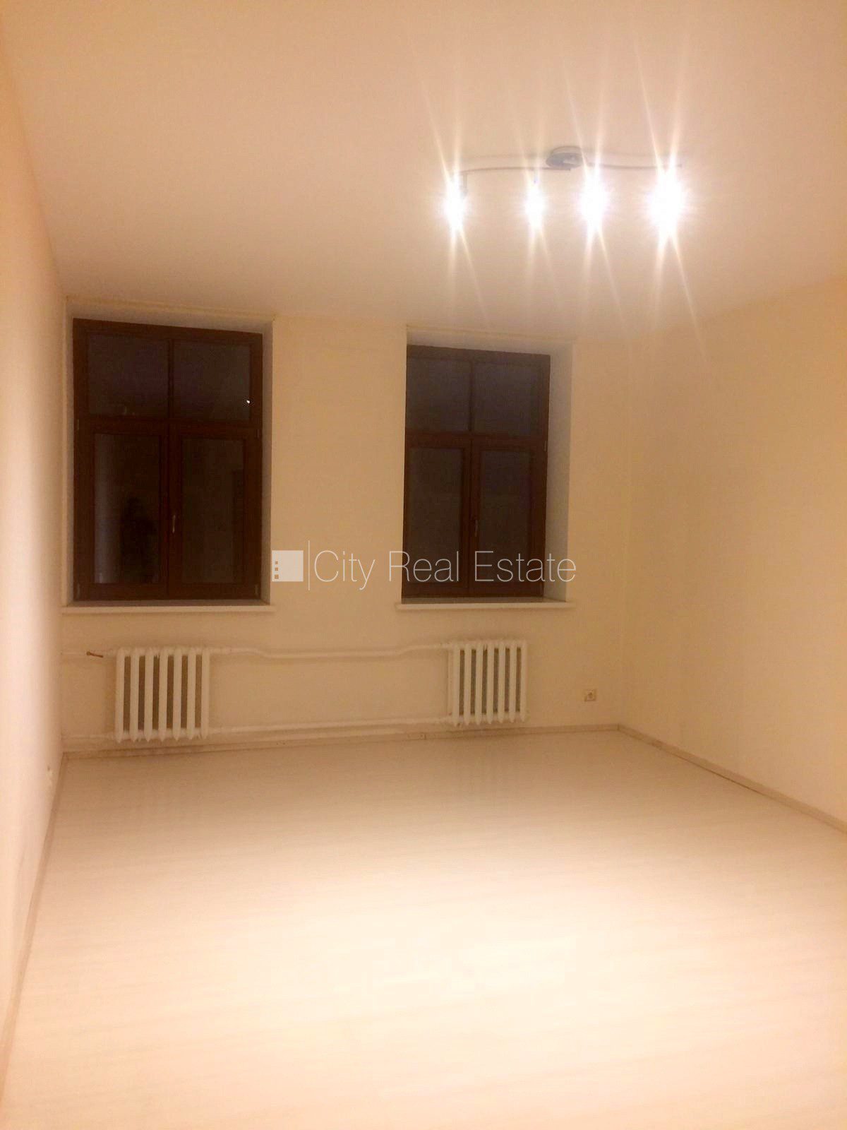 Commercial premises for rent in Riga, City Centre, 24 m², Photo 1 of 9